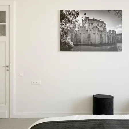 Luxury The Belgian Girl Bed & Breakfast 3*