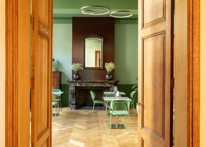 Luxury The Belgian Girl * 根特