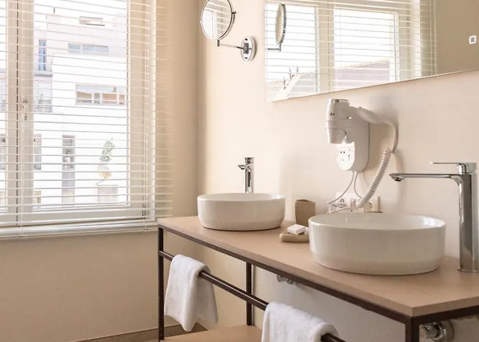 Luxury The Belgian Girl * 根特