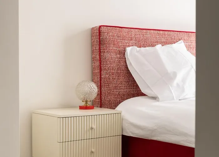 Luxury The Belgian Girl Bed & Breakfast 4*