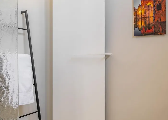 Luxury The Belgian Girl Bed & Breakfast 4*