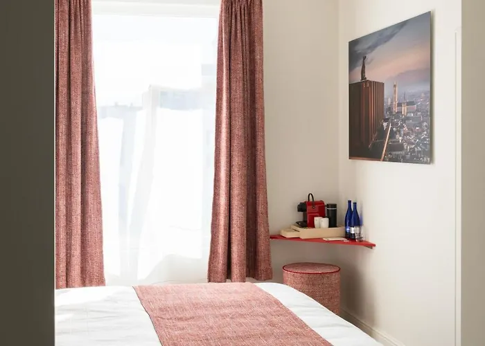 Luxury The Belgian Girl * Gand